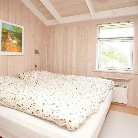 Сasa de vacaciones Three-bedroom Holiday In Saeby 8 *