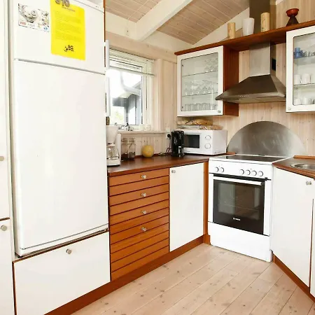 Three-bedroom Holiday In Saeby 8 *